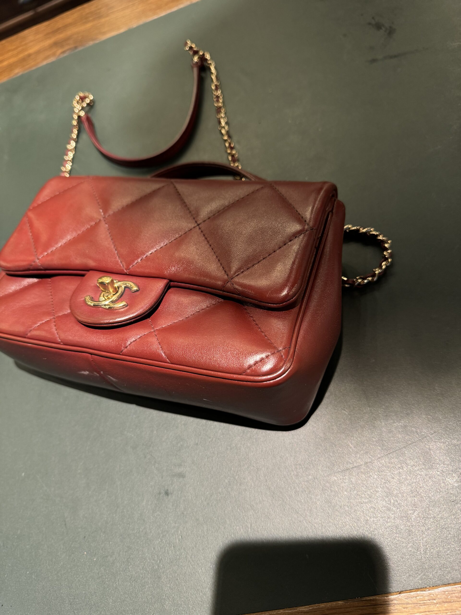 chanel tasche griff und schloss repaiert und gefärbt in rot