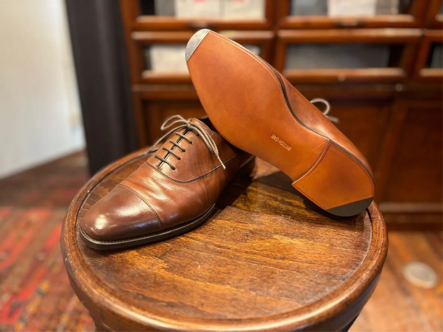 Professionelle Reparatur für Edward Green Schuhe.